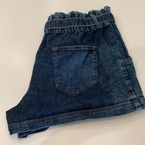 Dark wash, soft & stretchy Jean shorts